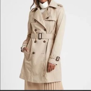 Banana republic 100% cotton trench coat size XSP with leather belt